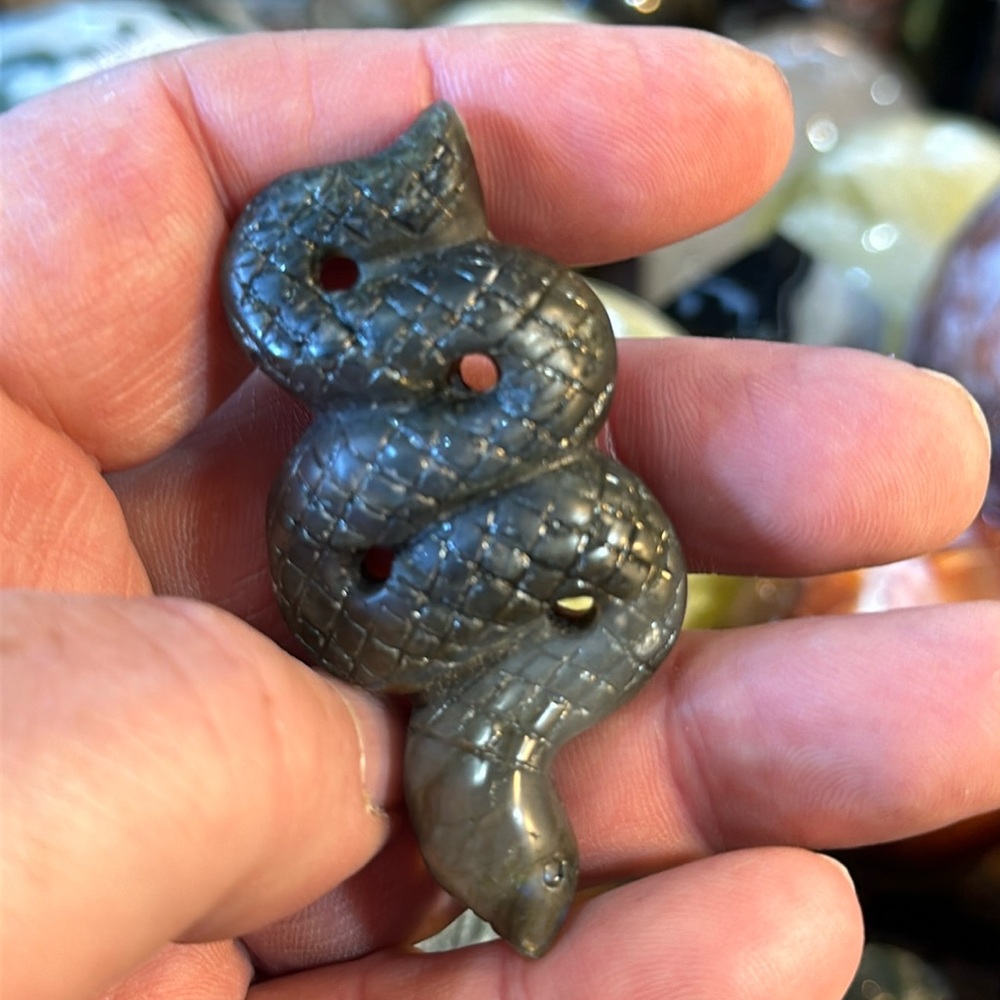 🌸SALE🌸 Labradorite Snake Carving!